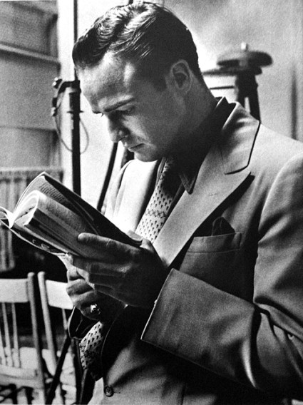 Awesome-People-Reading-Marlon-Brando
